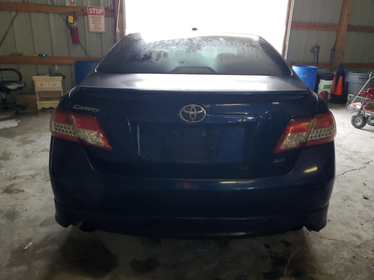 TOYOTA CAMRY BASE