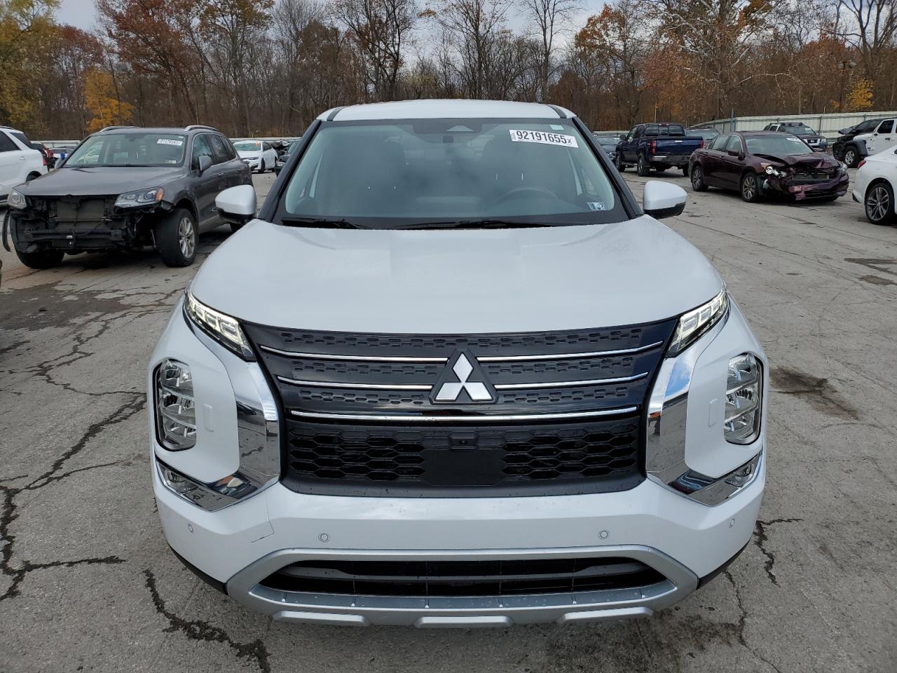 MITSUBISHI OUTLANDER SE