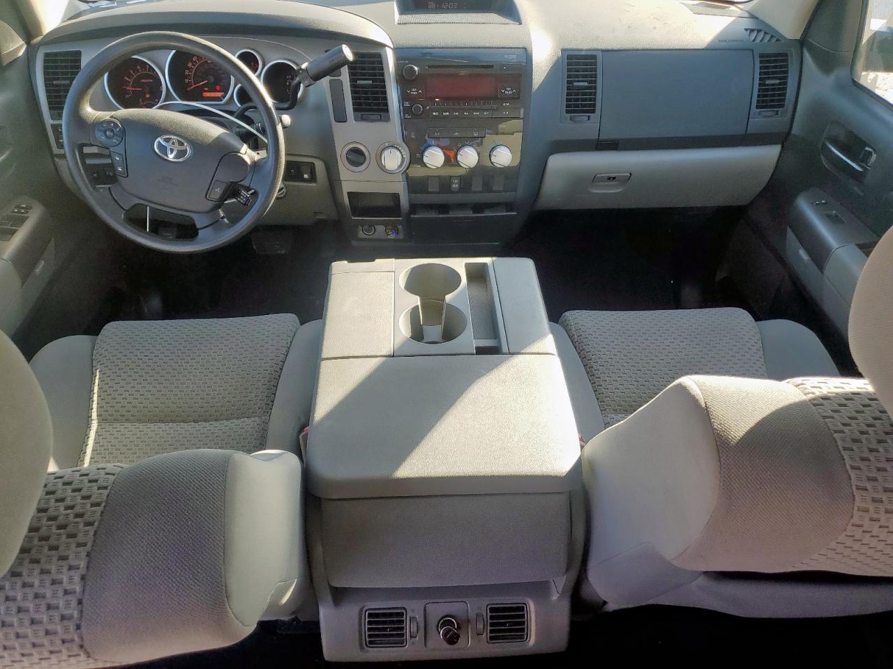 TOYOTA TUNDRA CREWMAX SR5