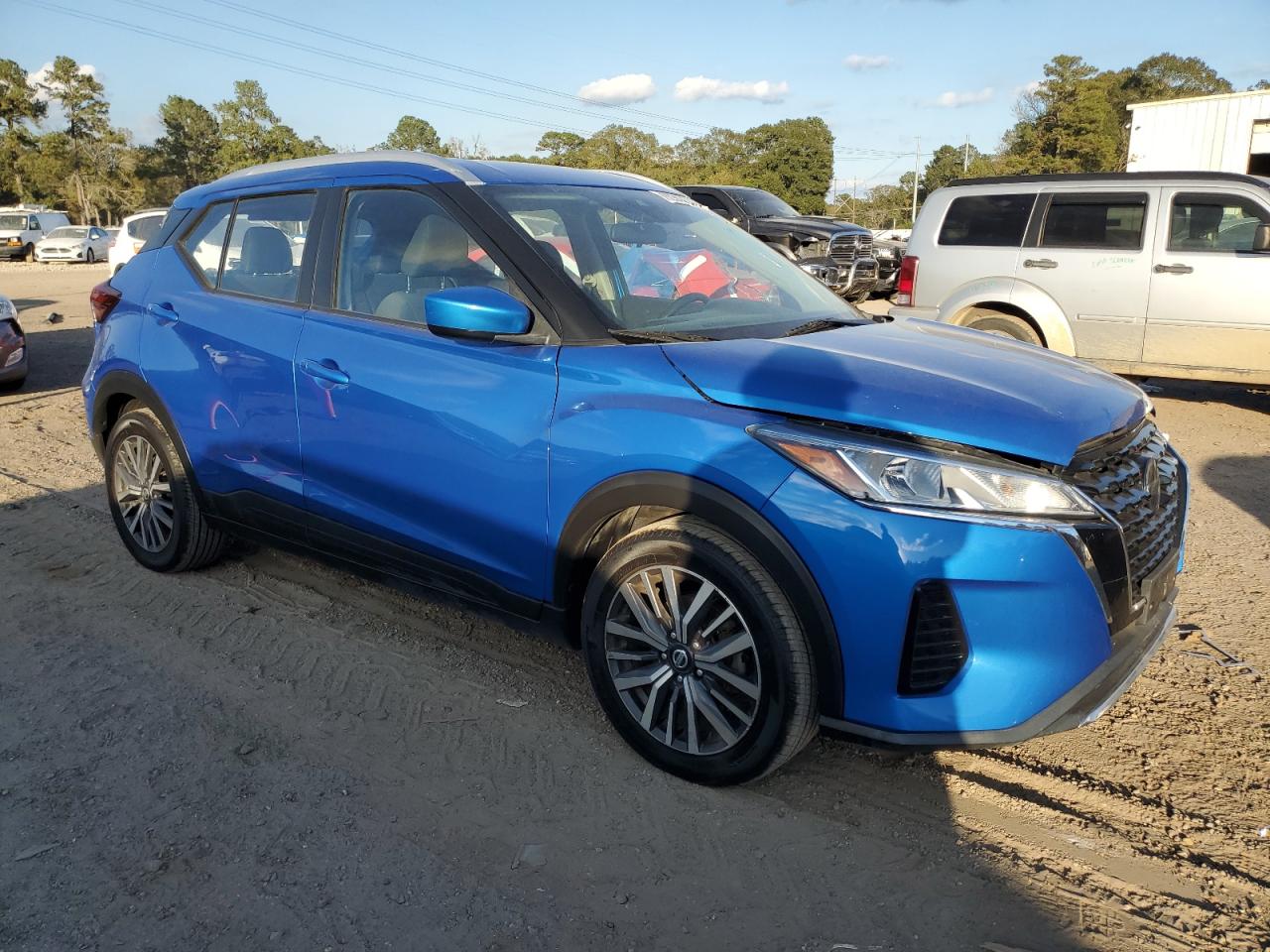 NISSAN KICKS SV