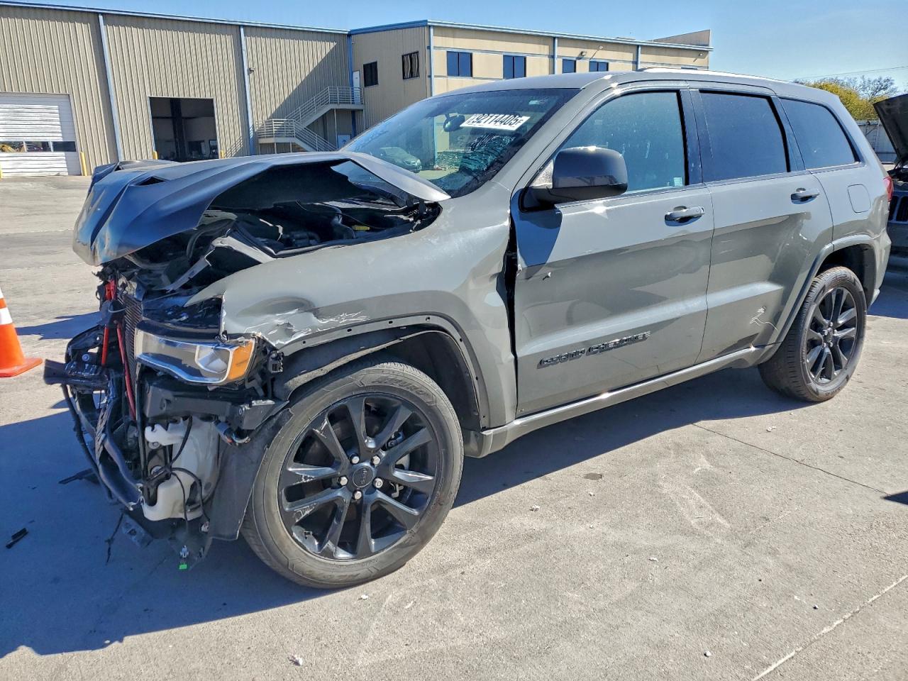 JEEP GRAND CHEROKEE LAREDO