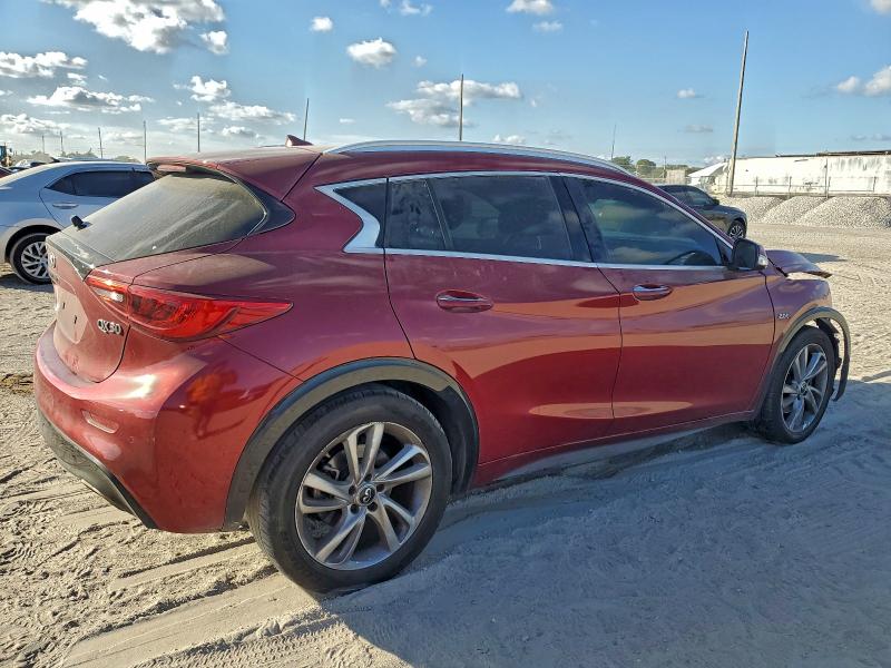 2017 INFINITI QX30 BASE #3301782400