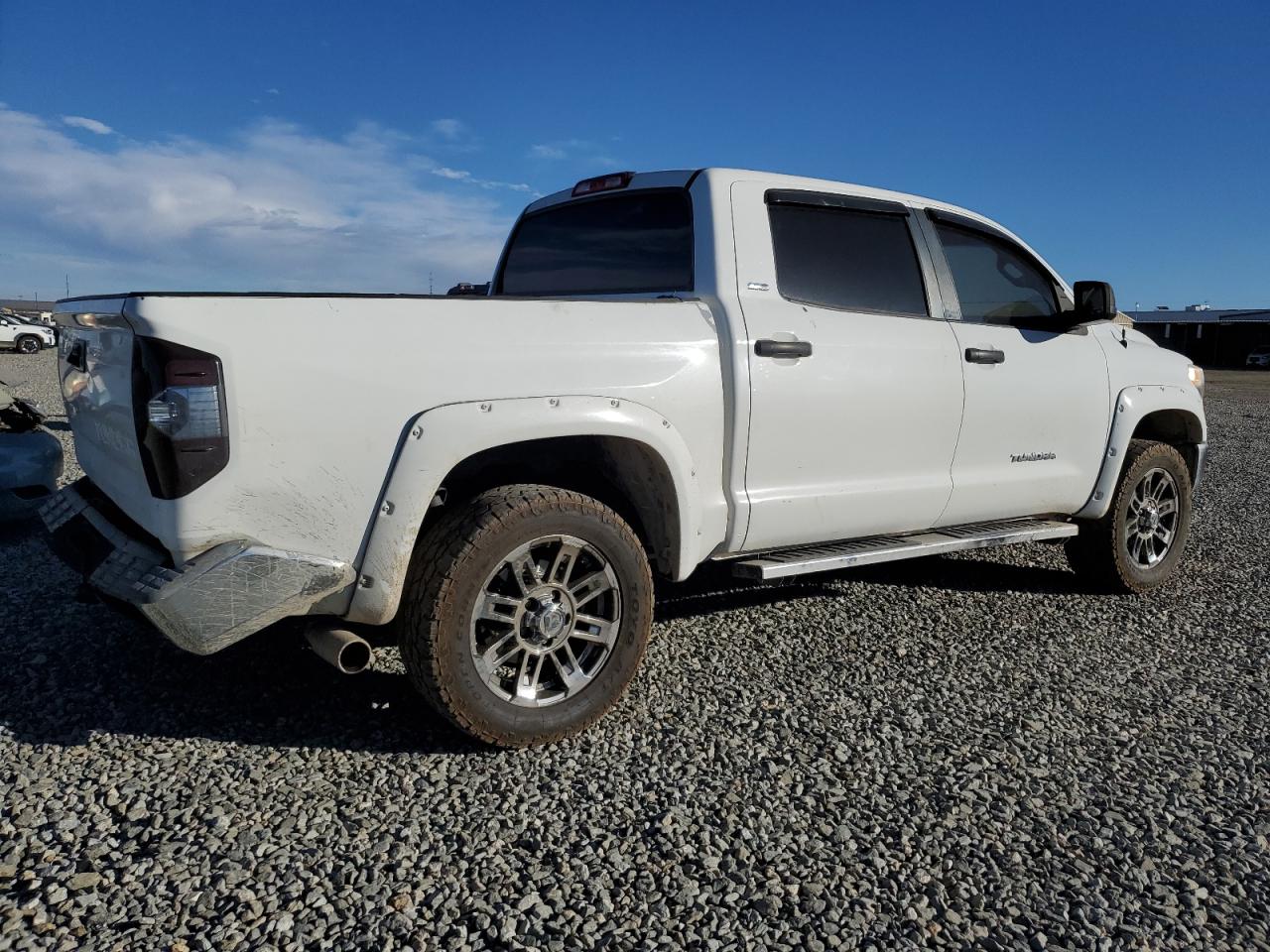 TOYOTA TUNDRA CREWMAX SR5