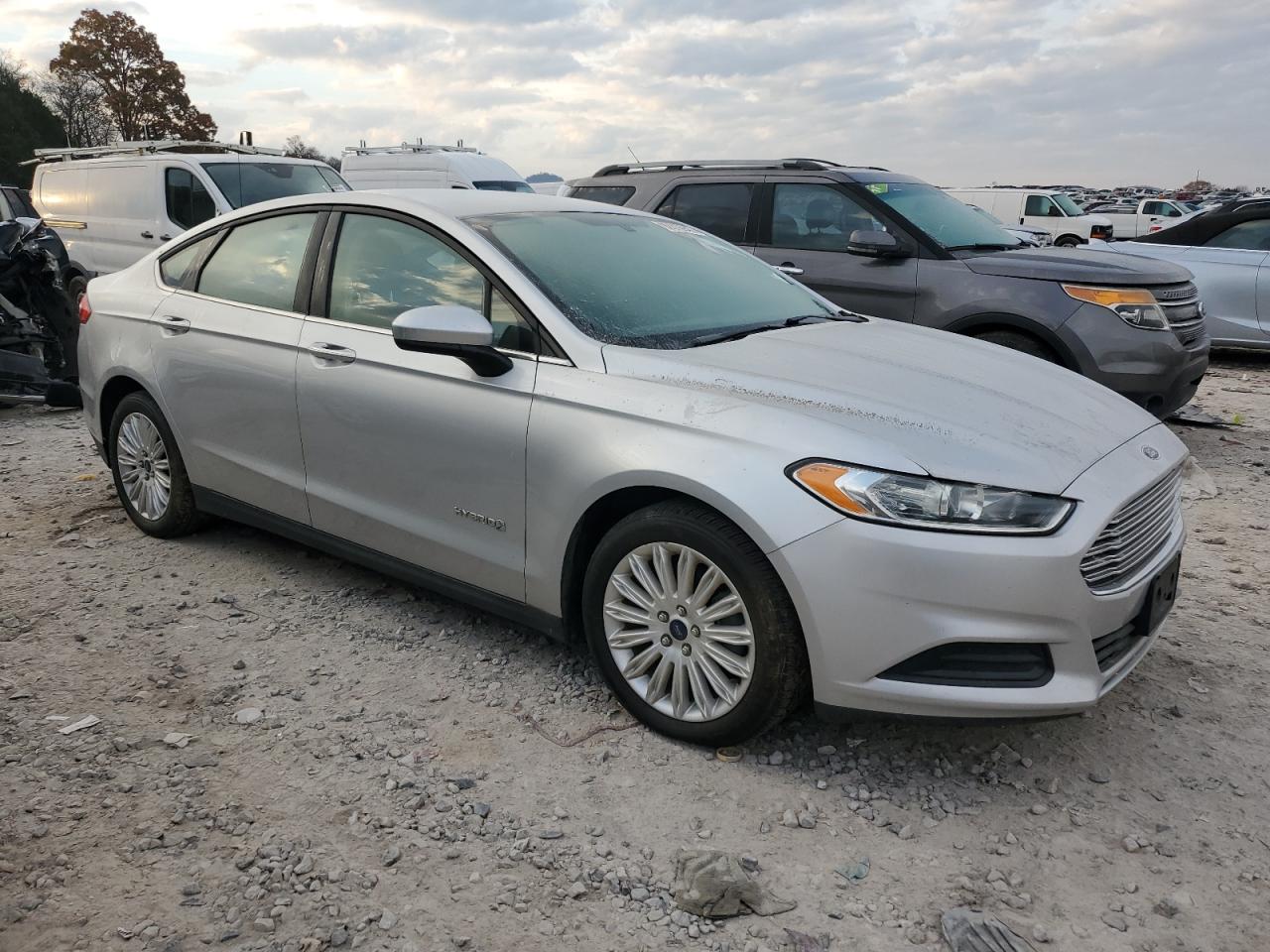 Lot #3315954132 2016 FORD FUSION S H