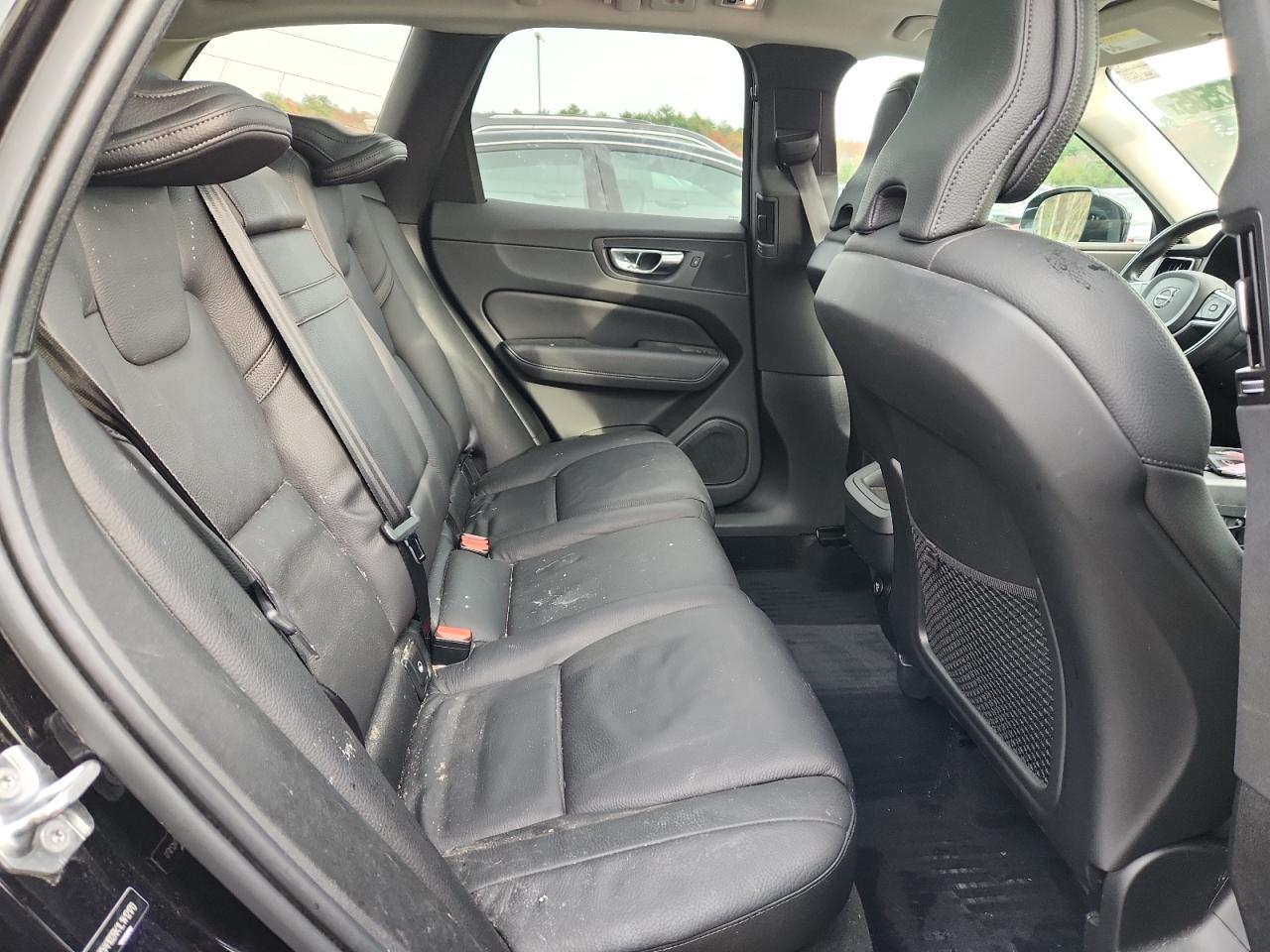 VOLVO XC60 T5 MOMENTUM