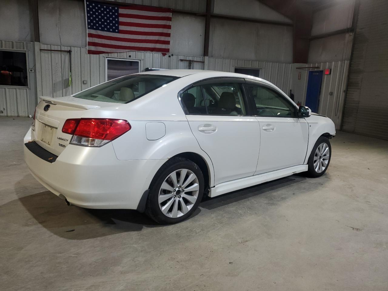 SUBARU LEGACY 3.6R PREMIUM