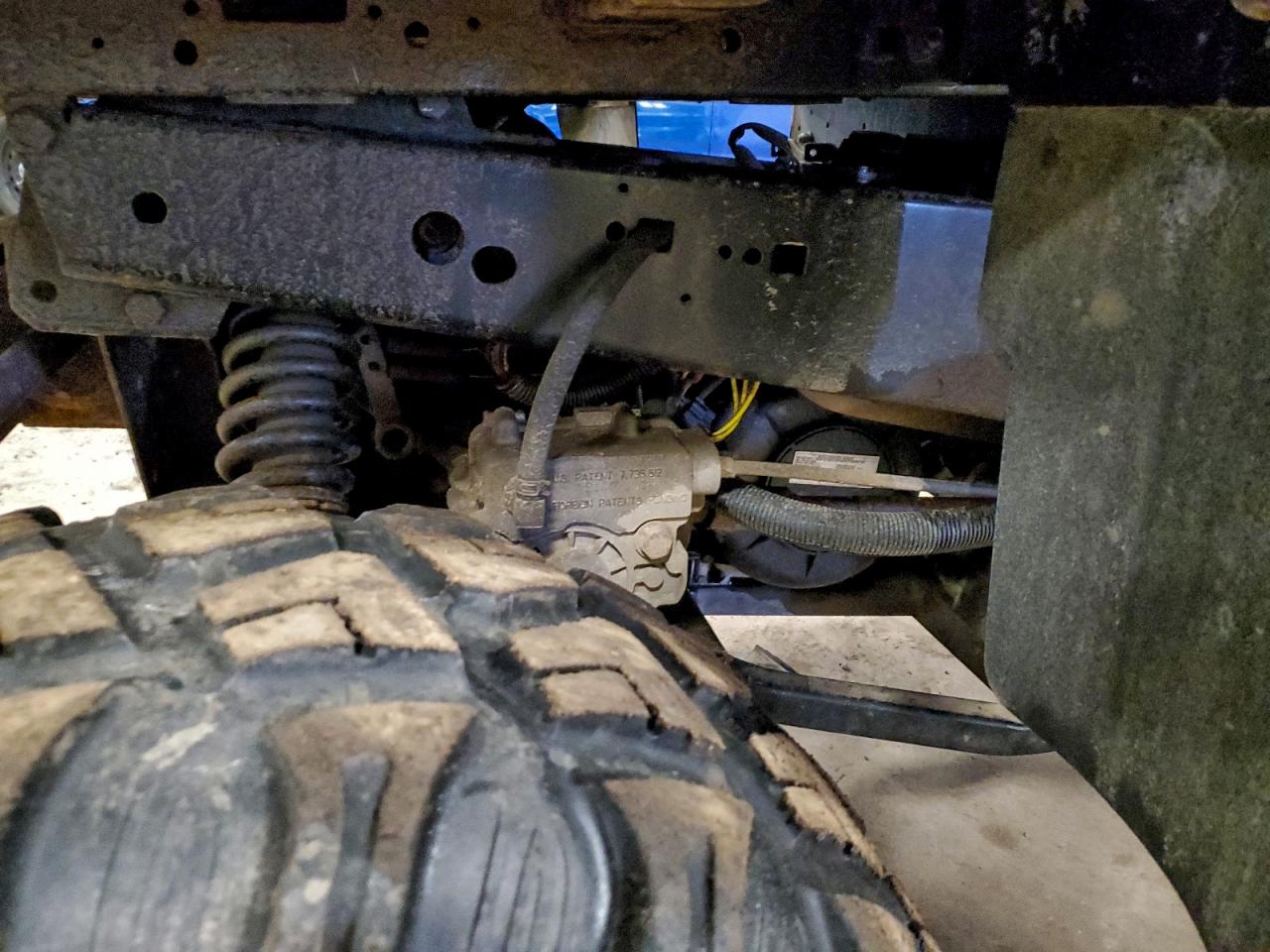 Lot #3316775420 2015 JOHN DEERE GATOR