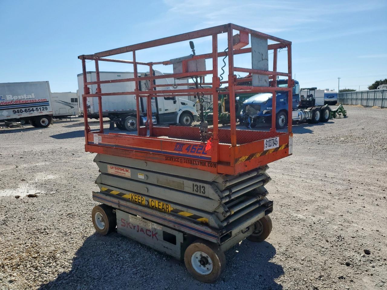 Lot #3302701000 2000 SKYJACK UNKNOWN