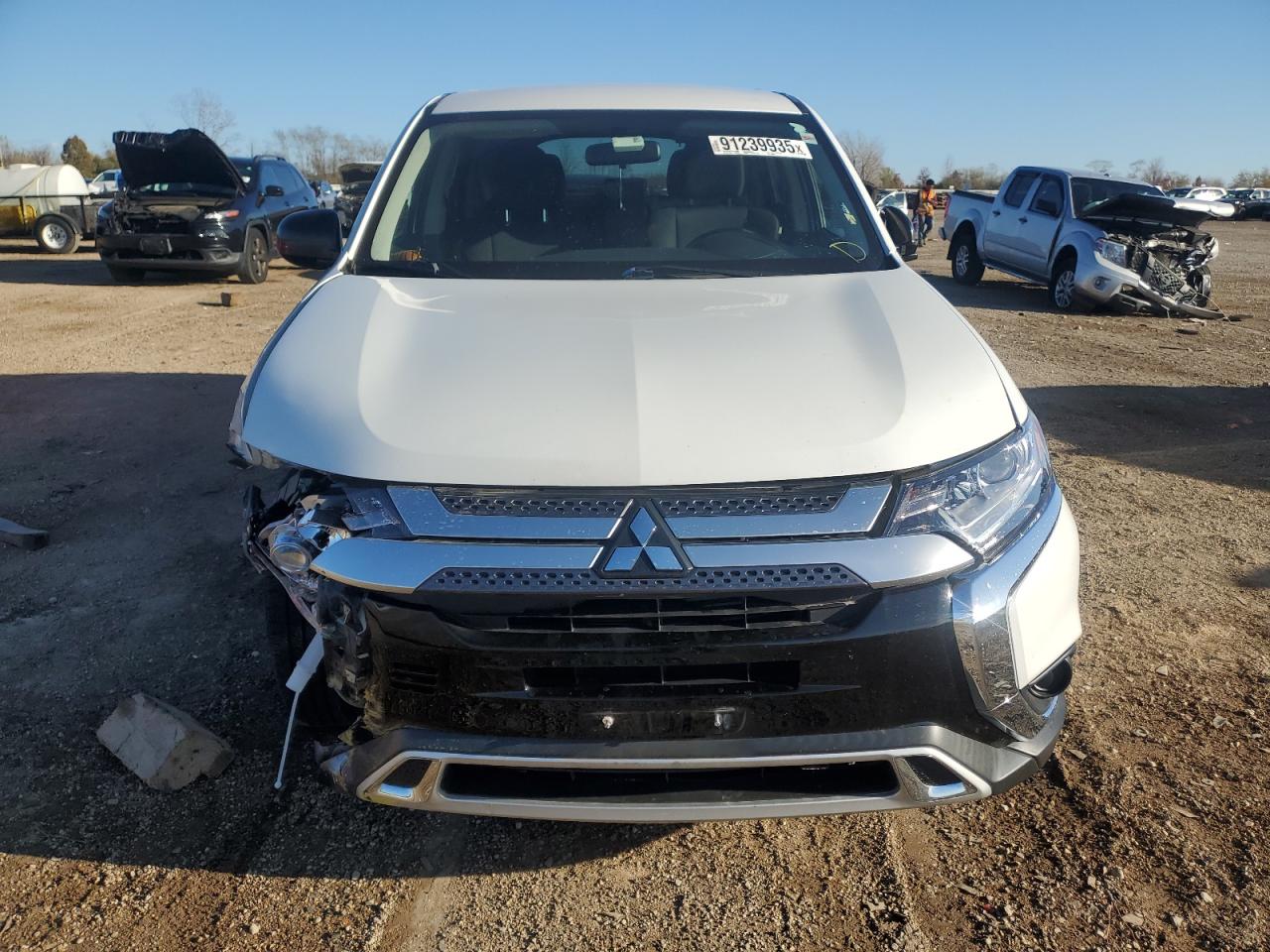 MITSUBISHI OUTLANDER SE