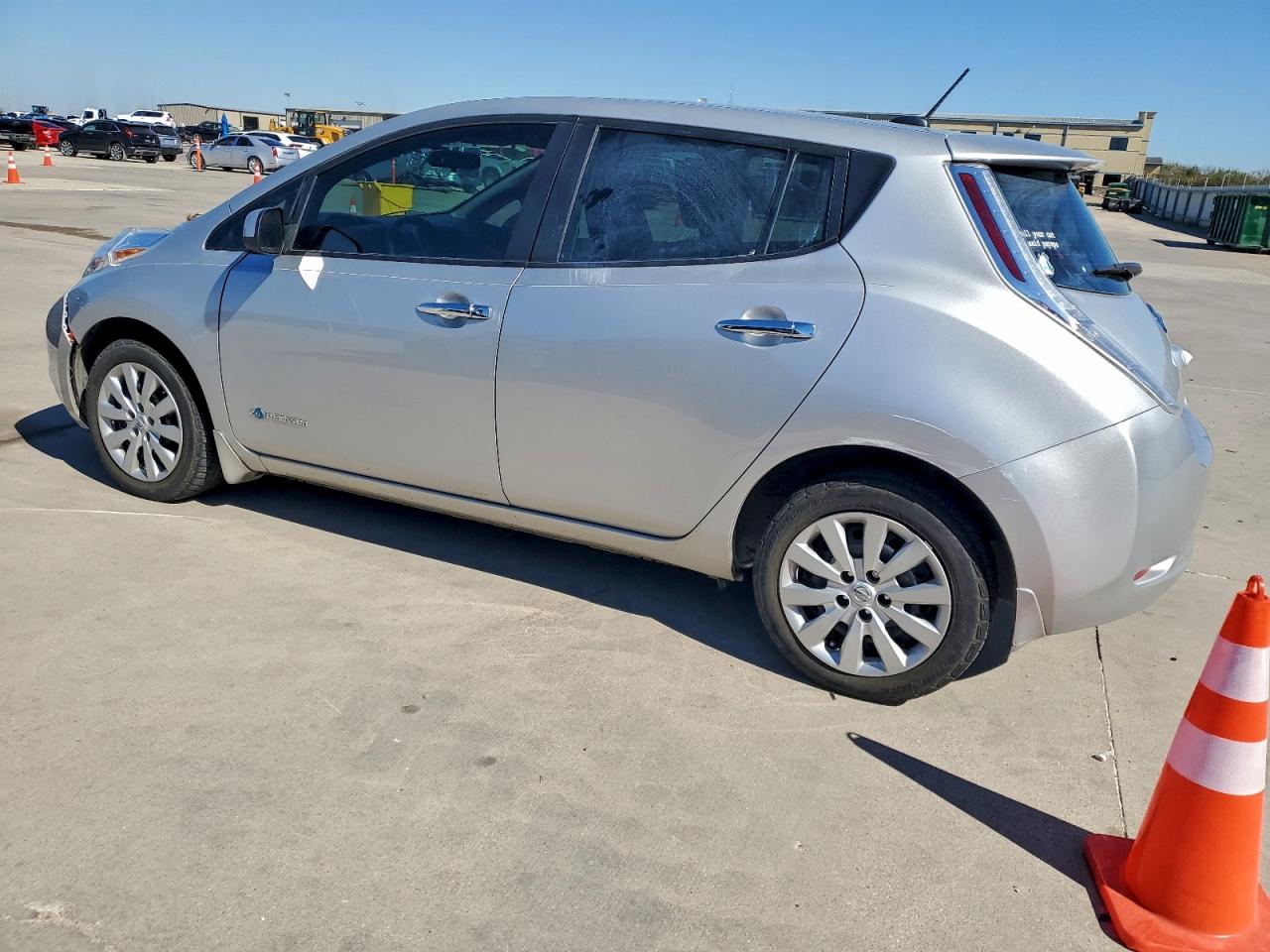 NISSAN LEAF S