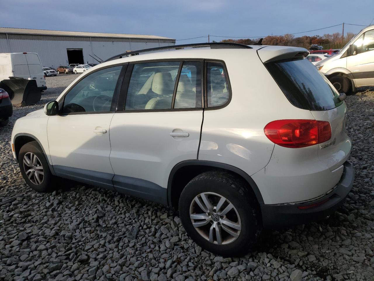 VOLKSWAGEN TIGUAN S