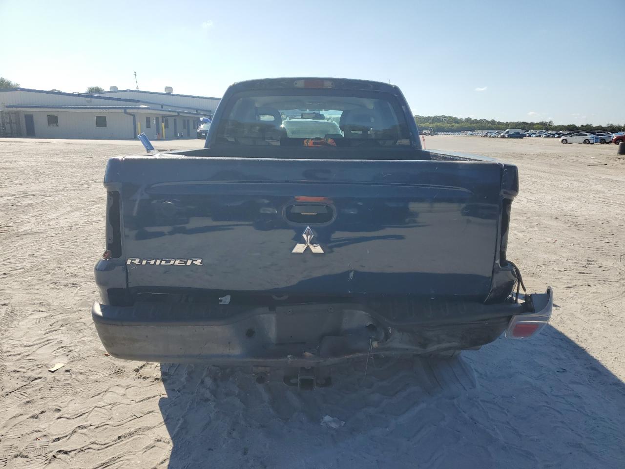 Lot #3301793376 2006 MITSUBISHI RAIDER DUR