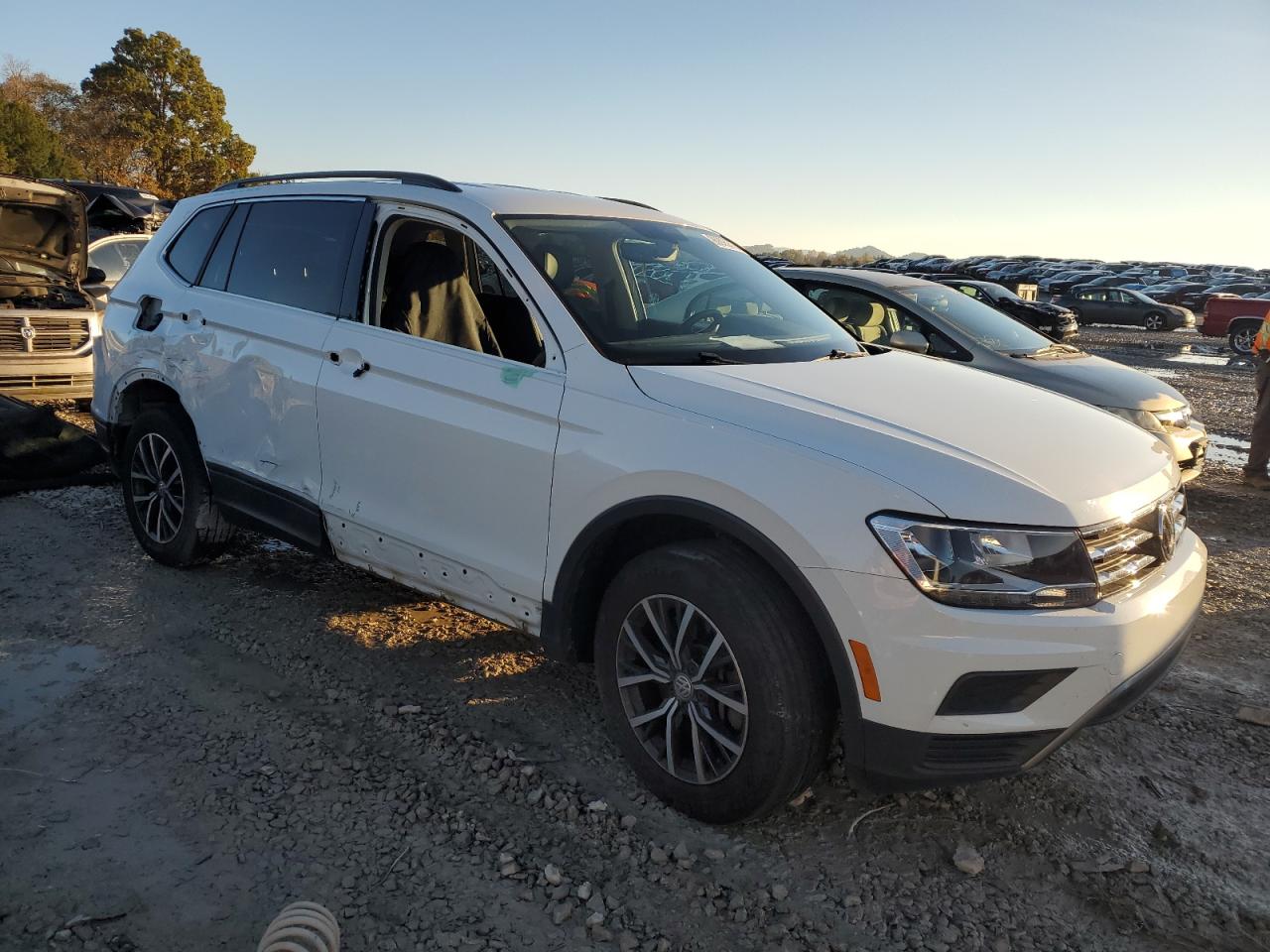 VOLKSWAGEN TIGUAN SE
