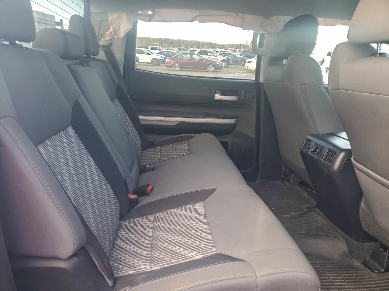 TOYOTA TUNDRA CREWMAX SR5