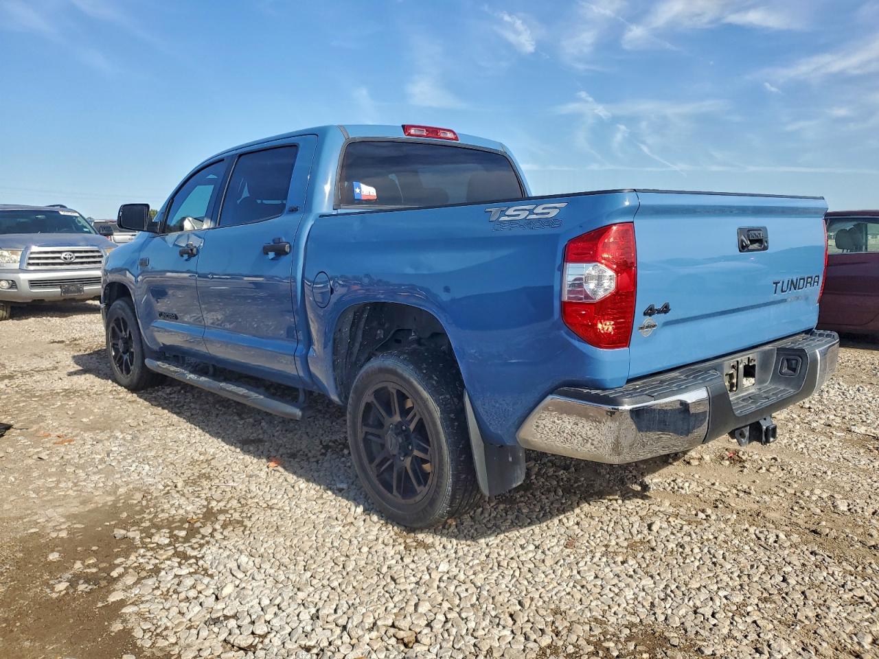 TOYOTA TUNDRA CREWMAX SR5