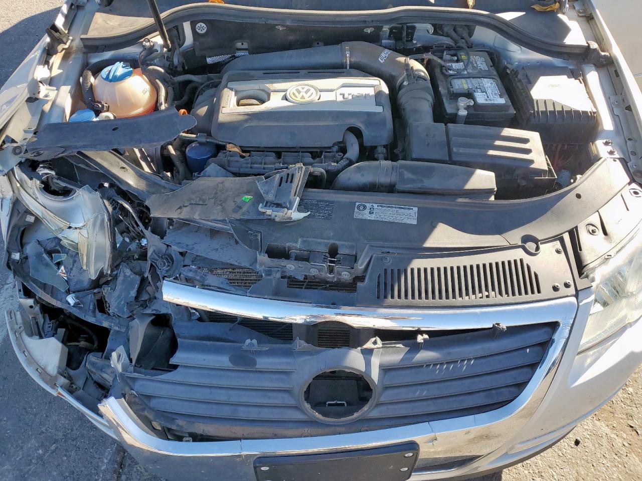 VOLKSWAGEN PASSAT KOMFORT