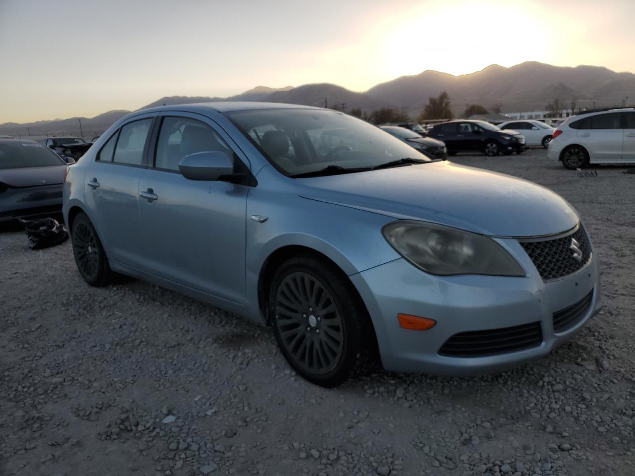 SUZUKI KIZASHI SE