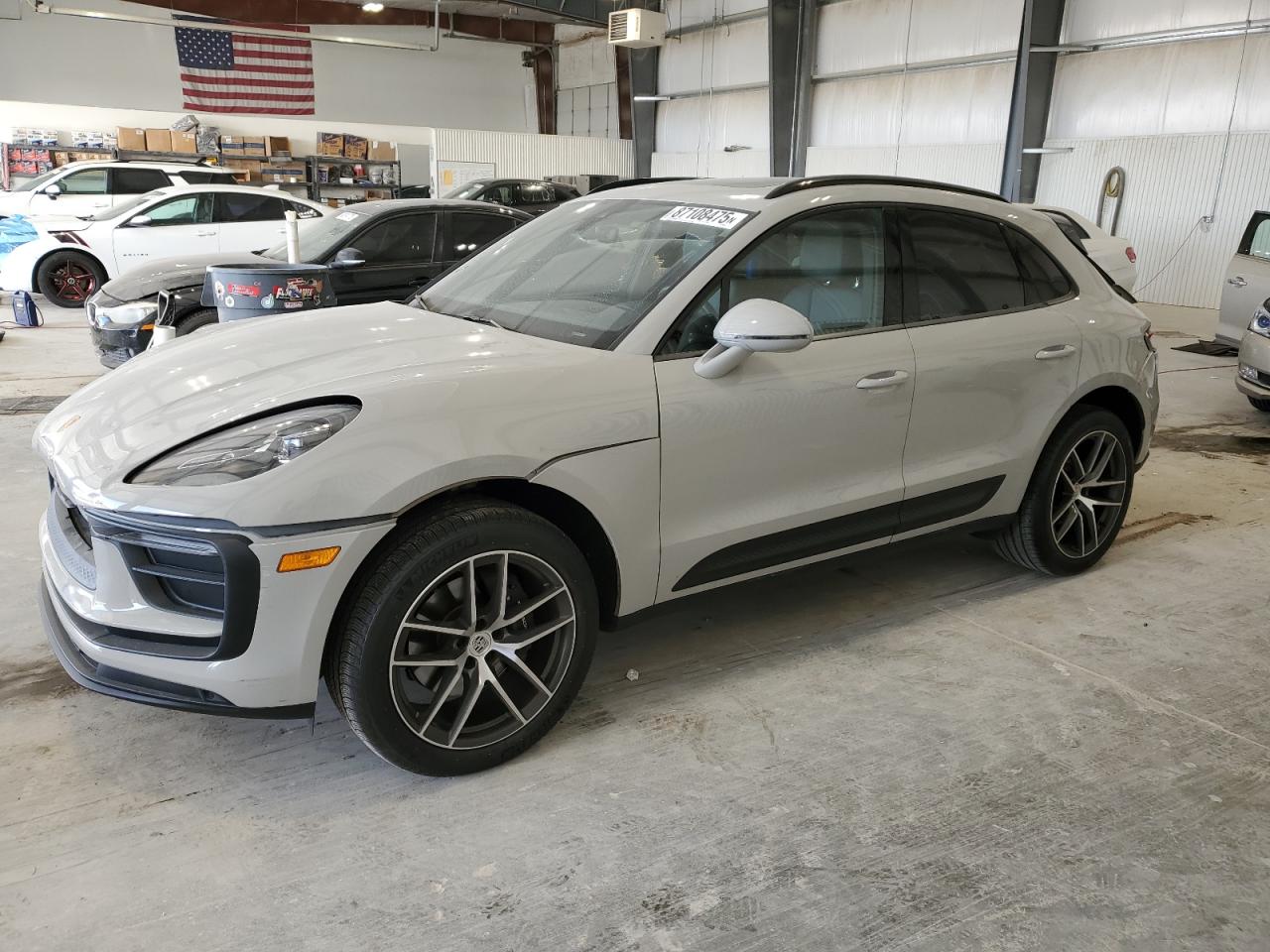 PORSCHE MACAN BASE