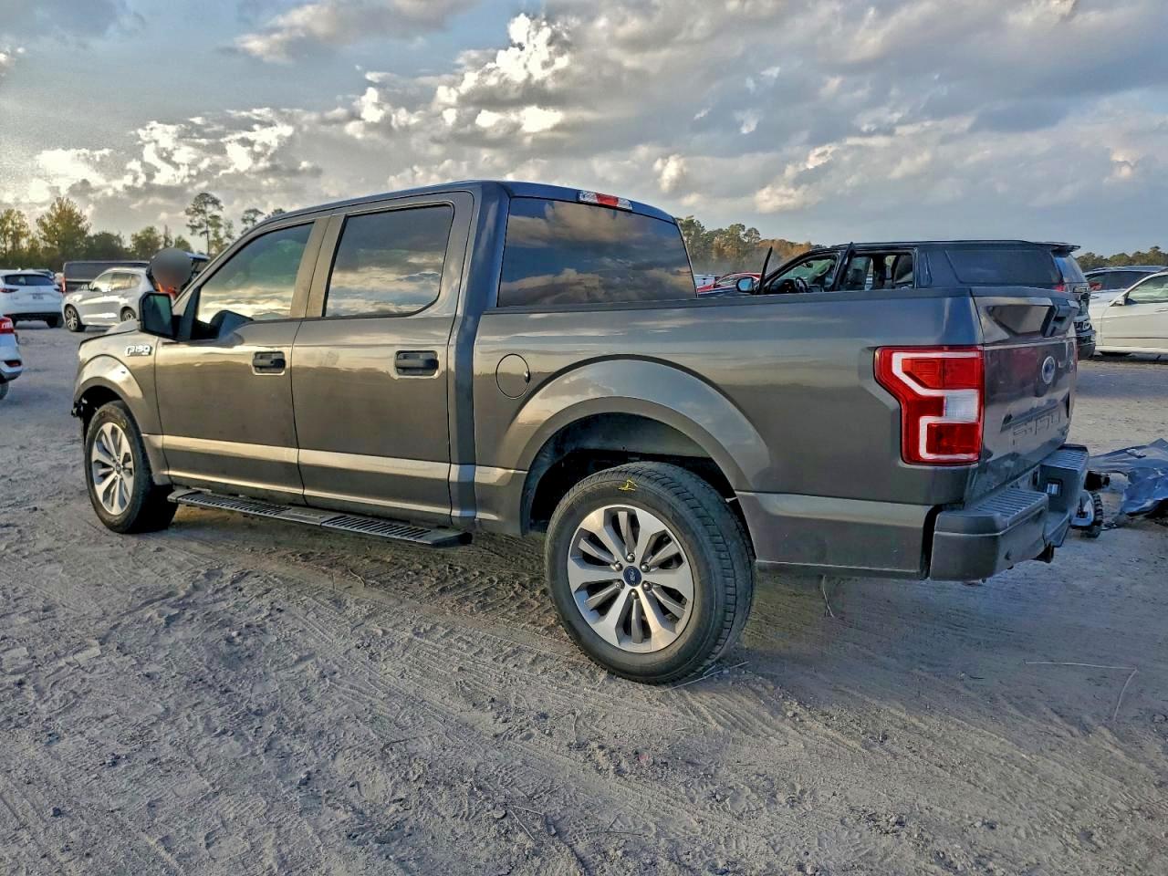 FORD F-150 SUPERCREW