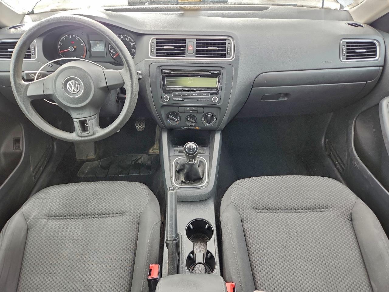 VOLKSWAGEN JETTA BASE