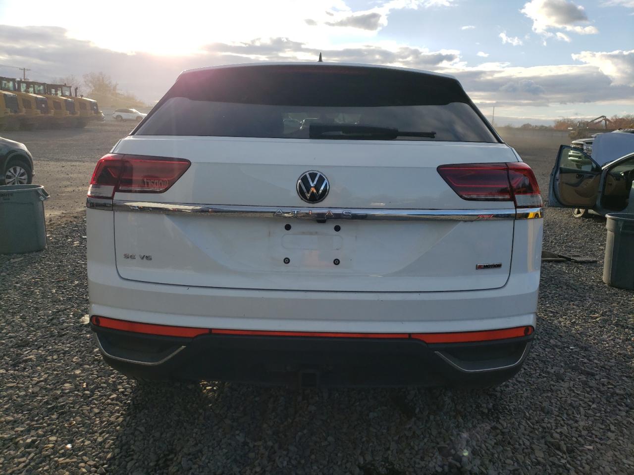 VOLKSWAGEN ATLAS CROSS SPORT SE