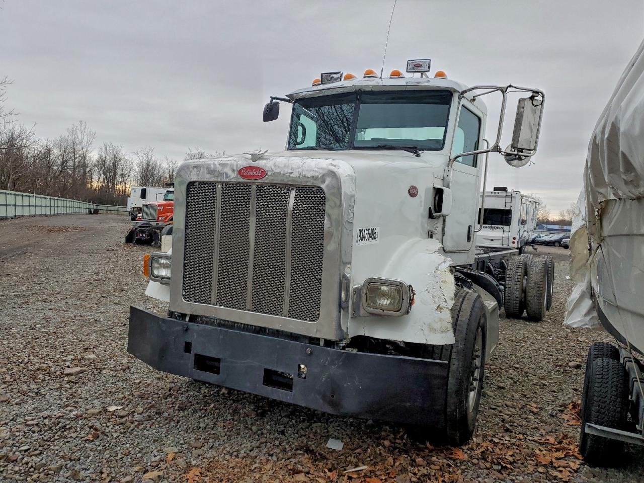 Lot #3294091945 2014 PETERBILT 365