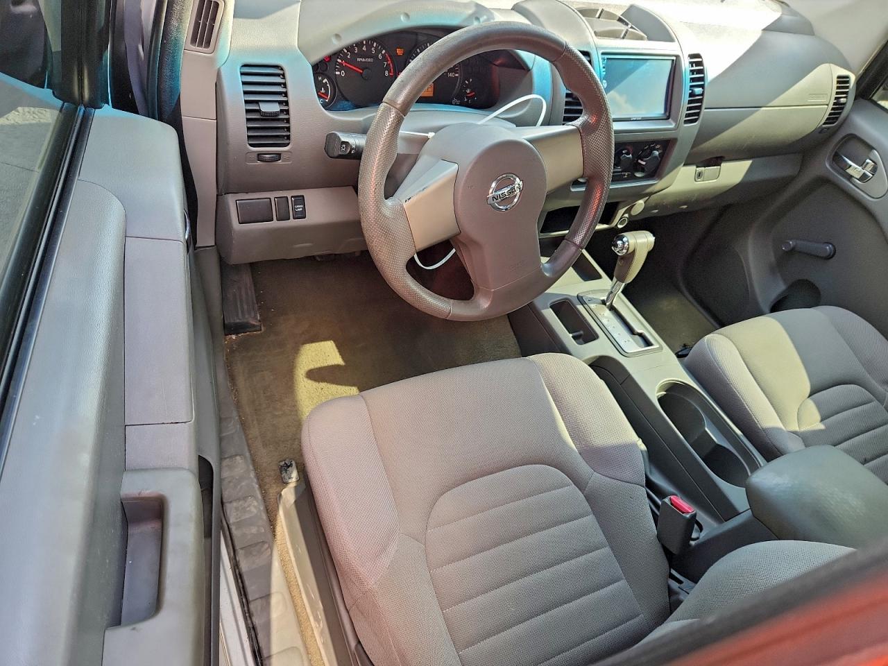 NISSAN FRONTIER KING CAB SE