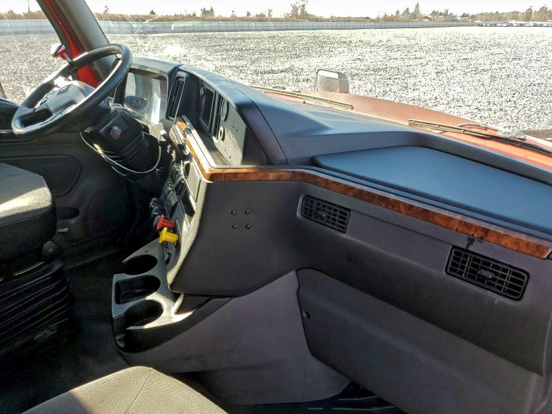 2018 INTERNATIONAL LT625 #3297835168