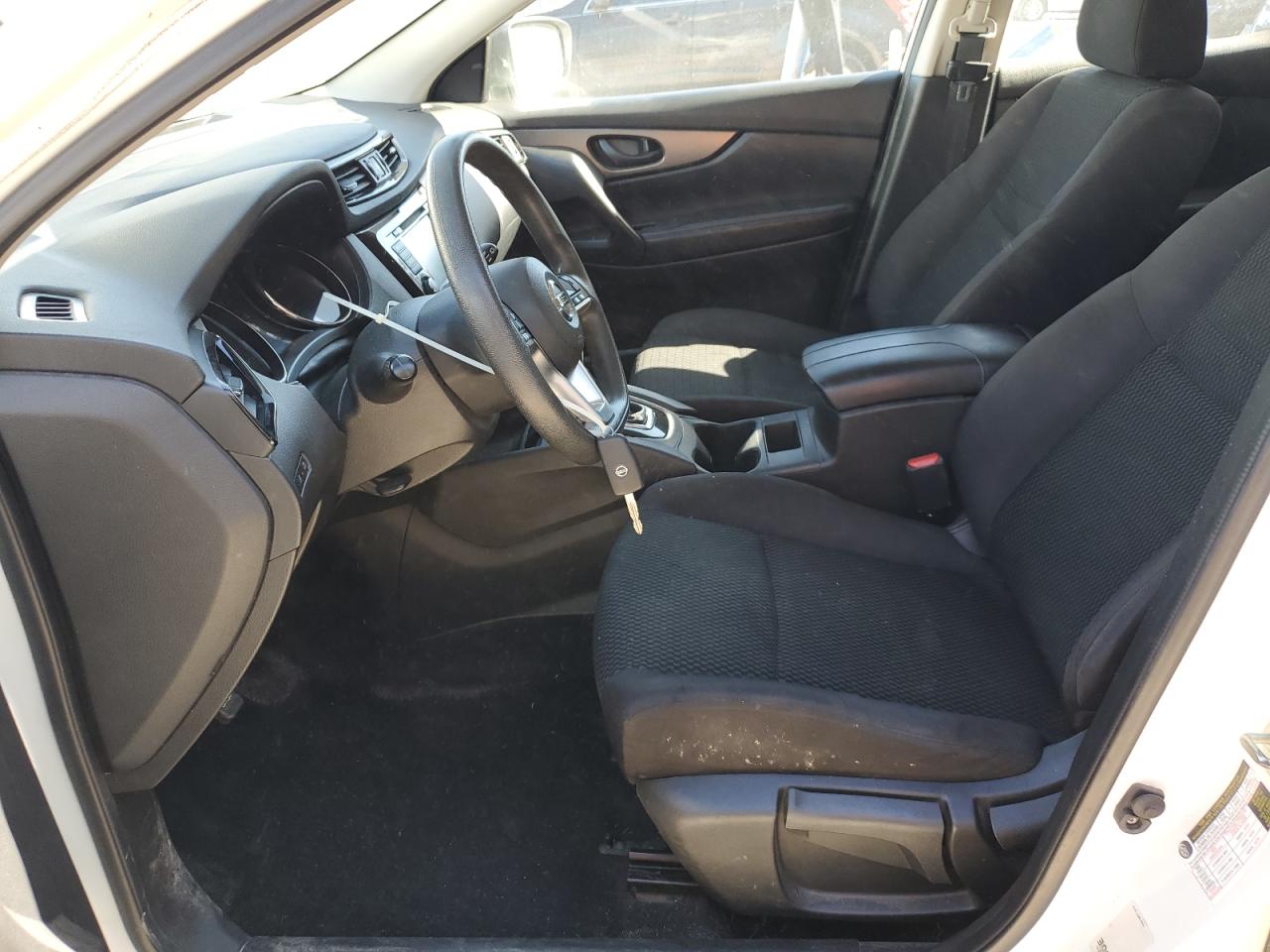 NISSAN ROGUE SPORT S