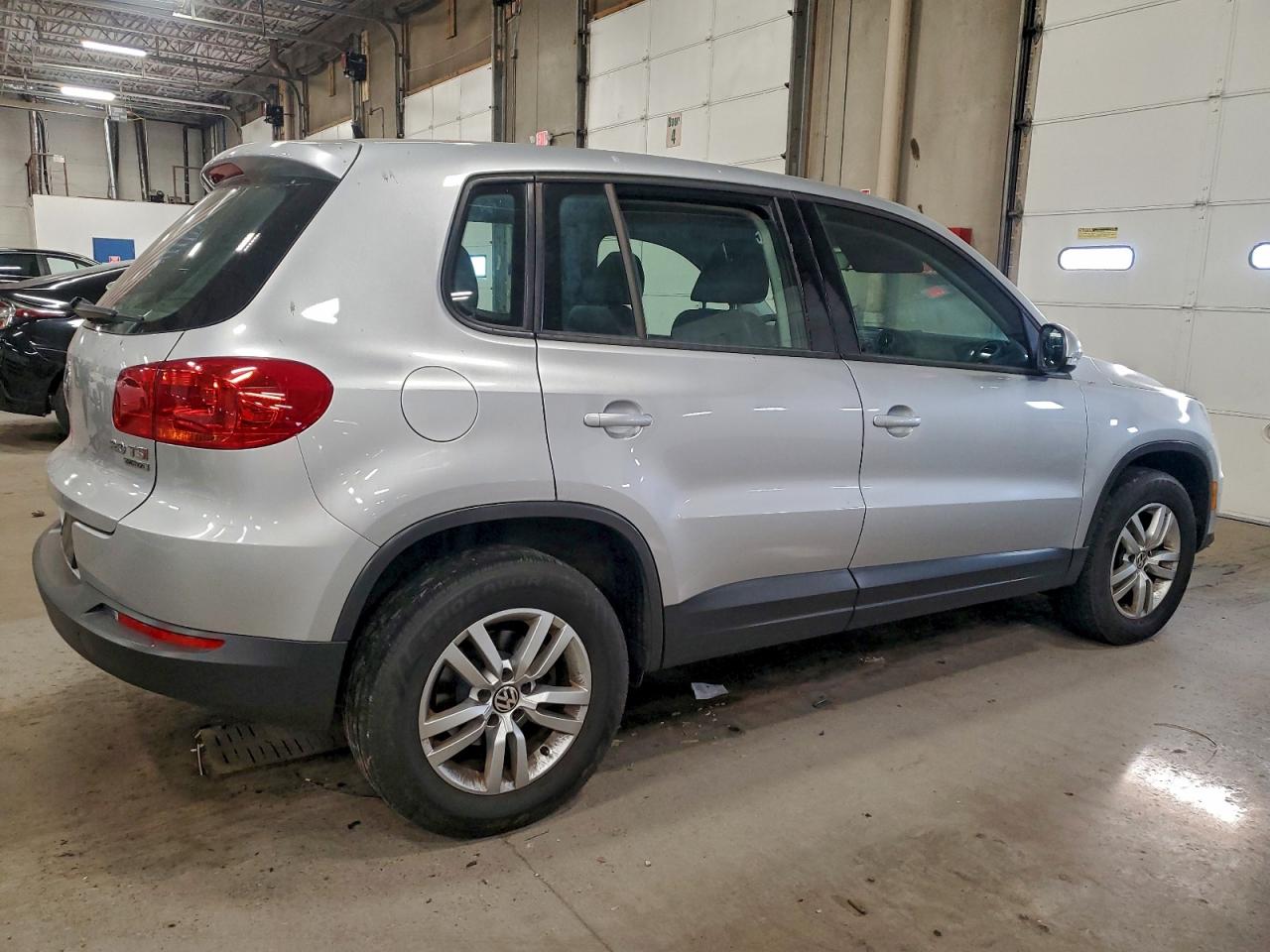 VOLKSWAGEN TIGUAN S