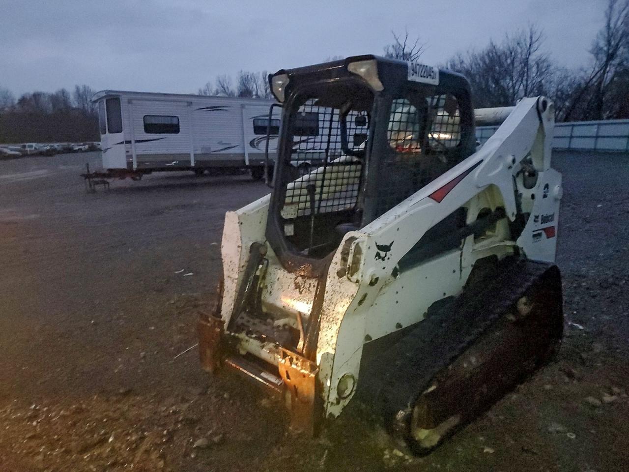 Lot #3304516572 2018 BOBCAT T650