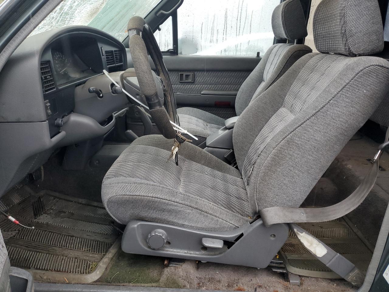 Lot #3290214237 1993 TOYOTA PICKUP 1/2