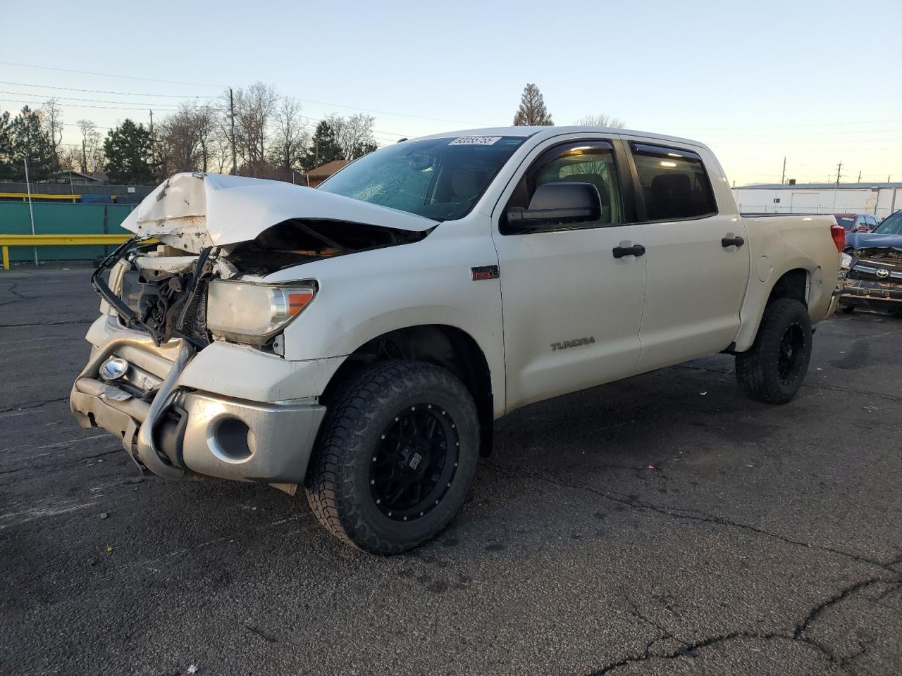 TOYOTA TUNDRA CREWMAX SR5