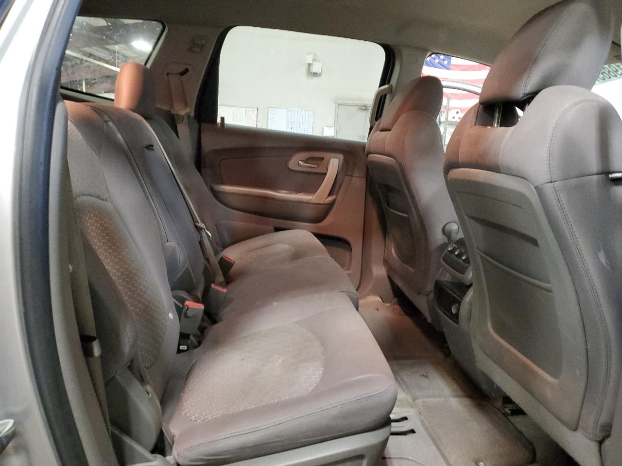 CHEVROLET TRAVERSE LS