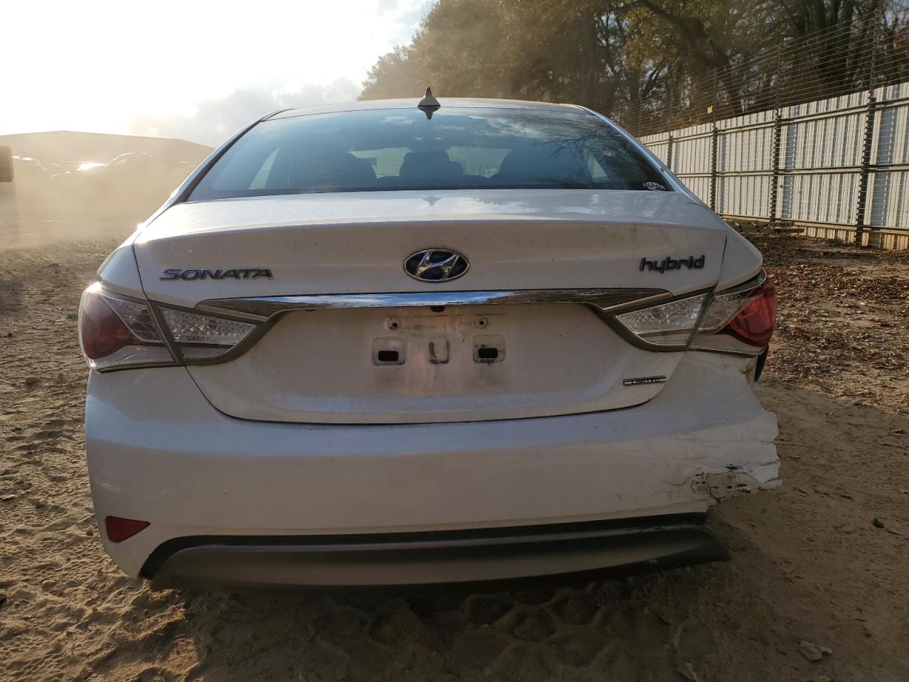 HYUNDAI SONATA HYBRID