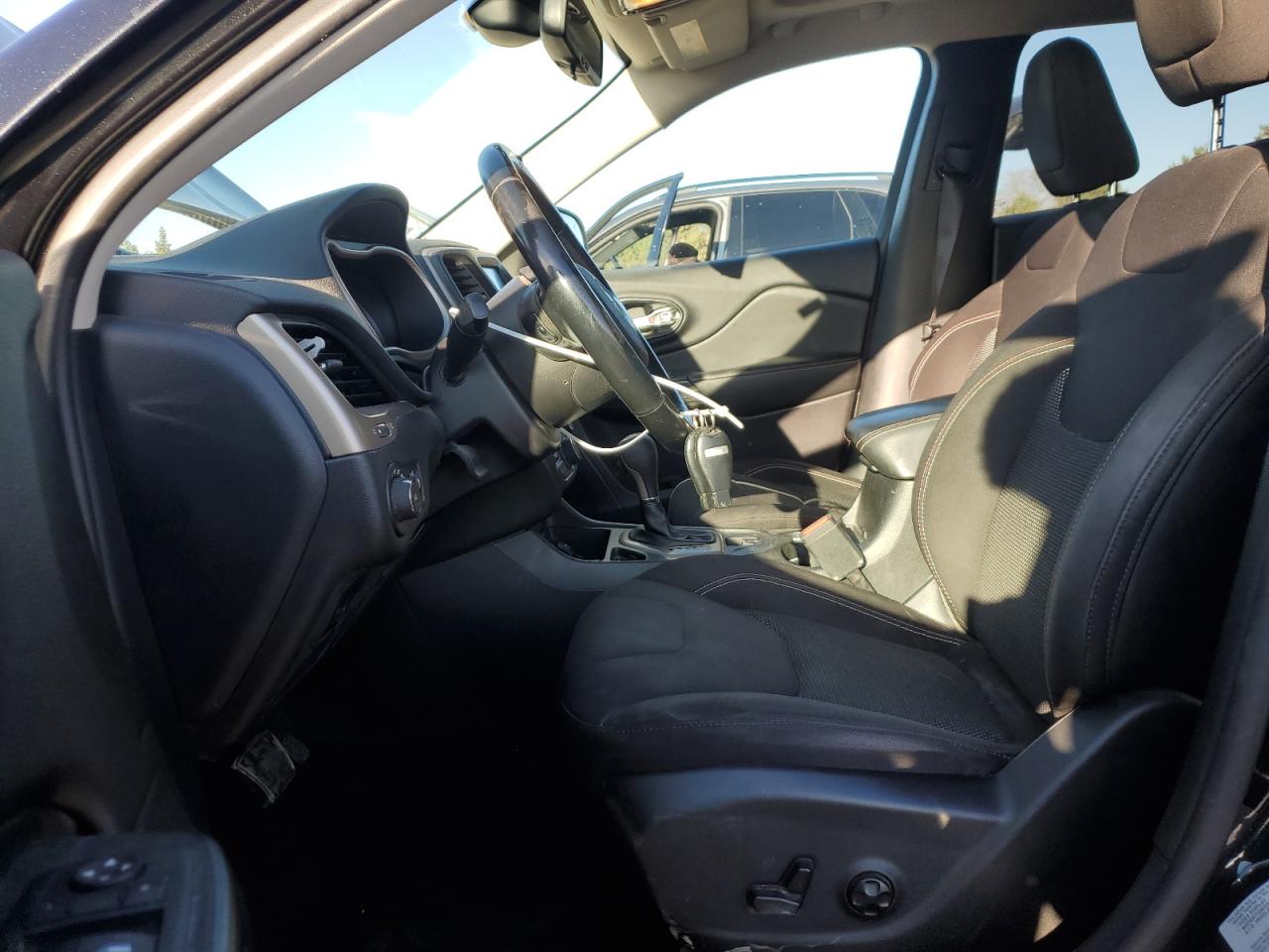 JEEP GRAND CHEROKEE LATITUDE