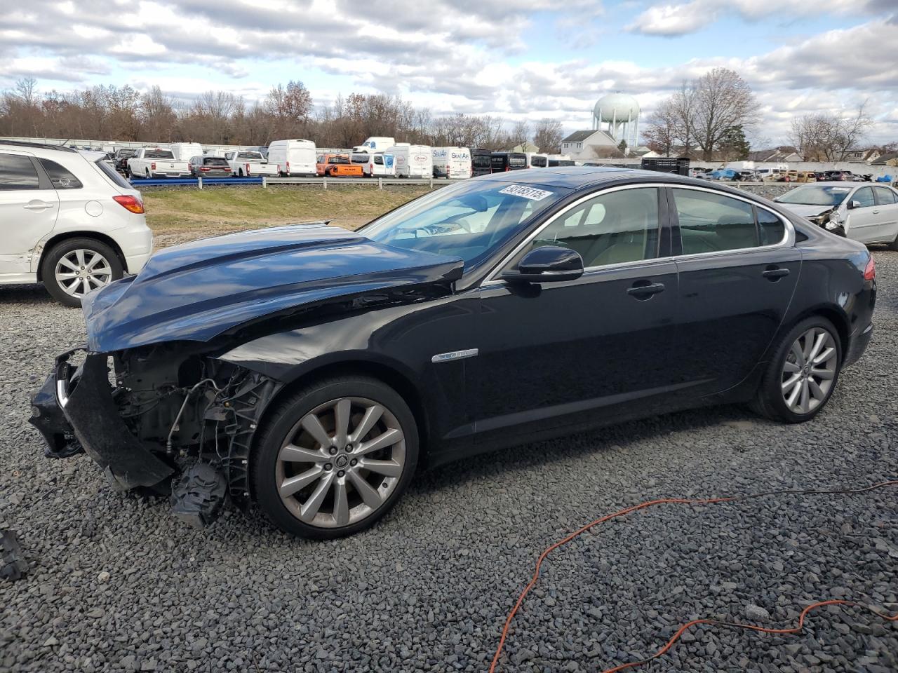 Lot #3301796345 2013 JAGUAR XF