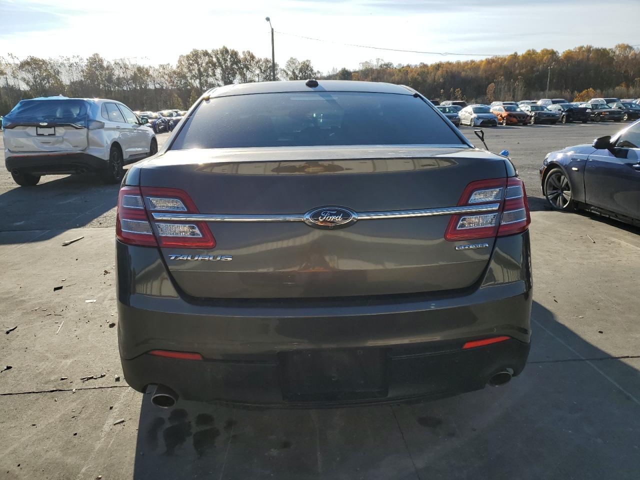 FORD TAURUS SE