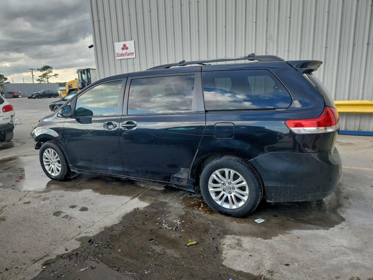 TOYOTA SIENNA XLE