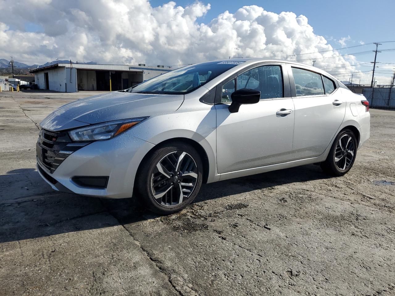 NISSAN VERSA SR