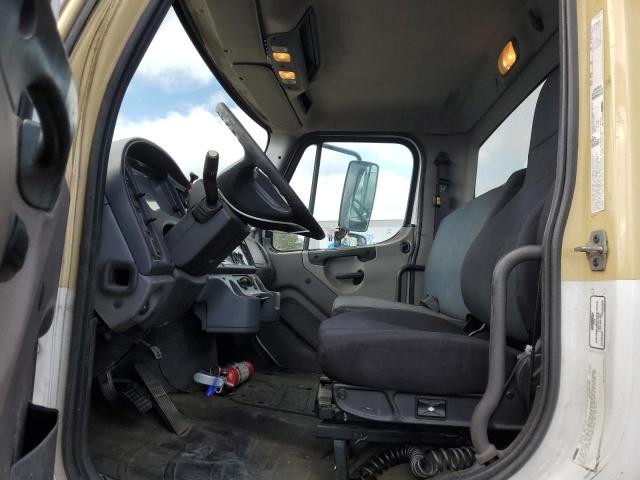 2015 FREIGHTLINER M2 106 MED #3304875552