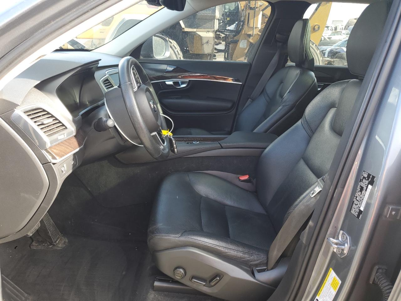 VOLVO XC90 T6 MOMENTUM