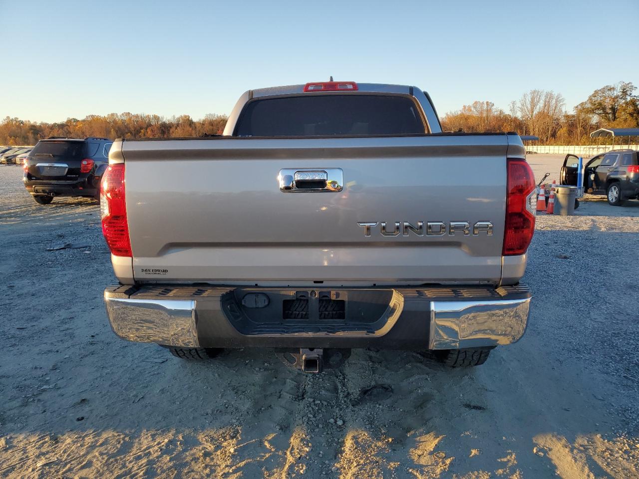 TOYOTA TUNDRA CREWMAX LIMITED