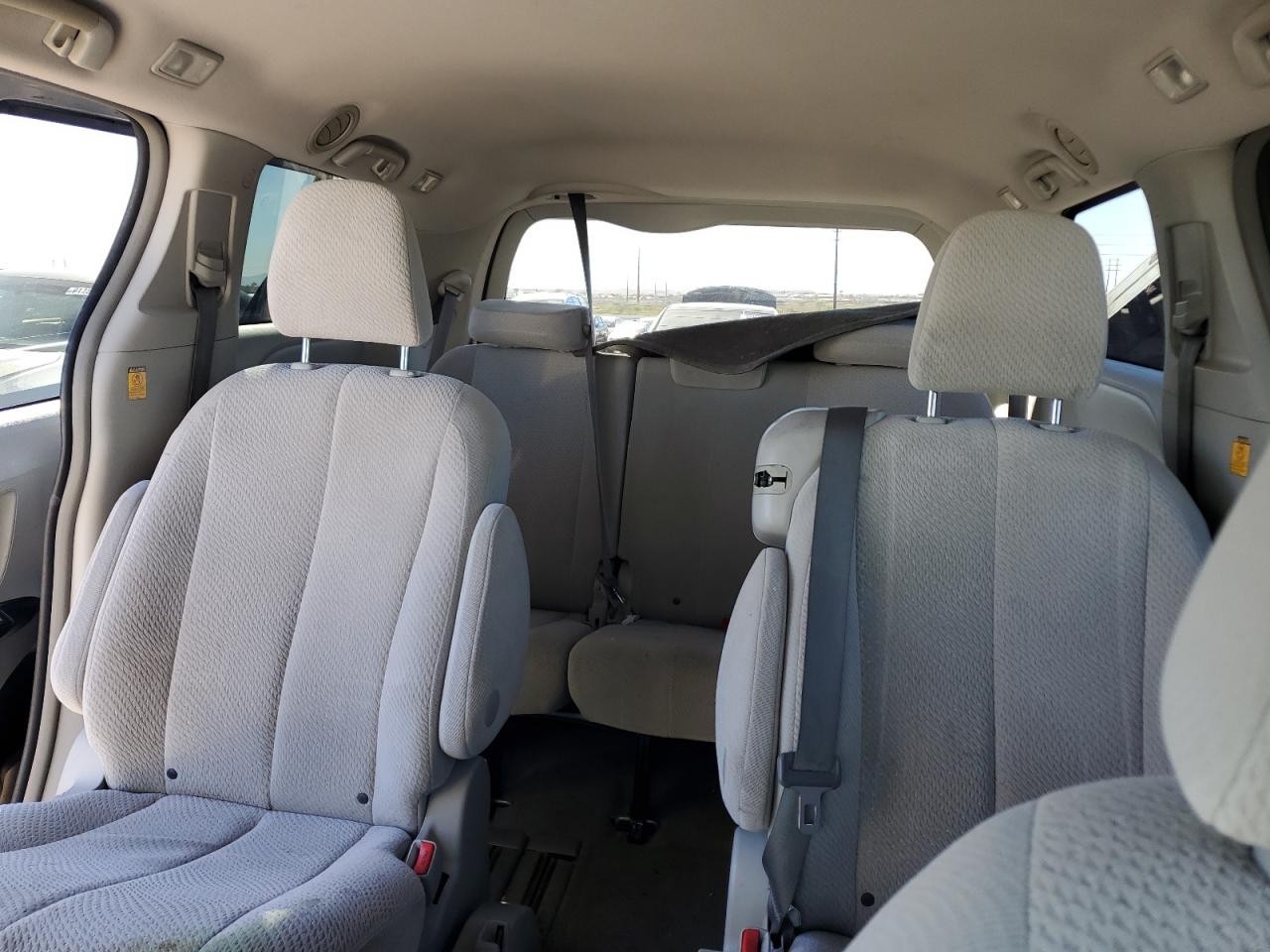 TOYOTA SIENNA BASE