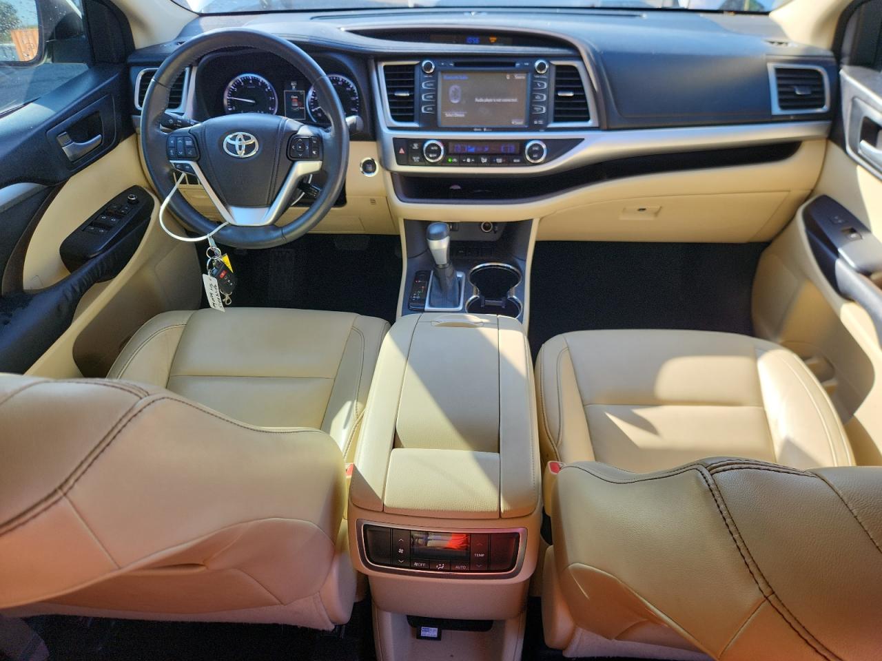 TOYOTA HIGHLANDER XLE