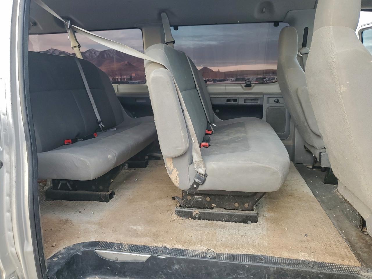 FORD ECONOLINE E350 SUPER DUTY WAGON