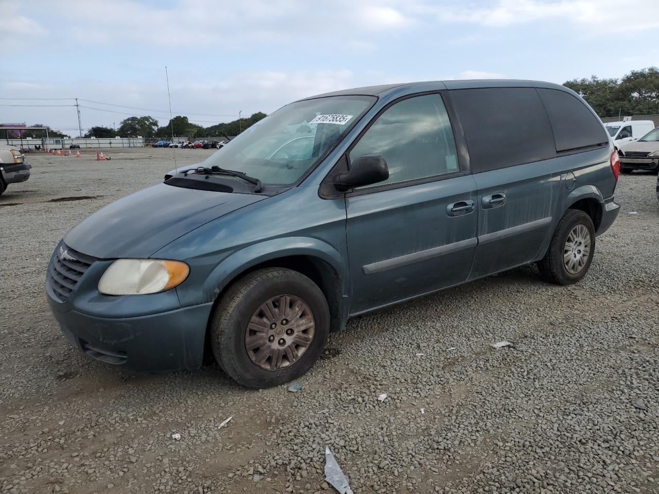 Lot #3280631395 2006 CHRYSLER TOWN & COU