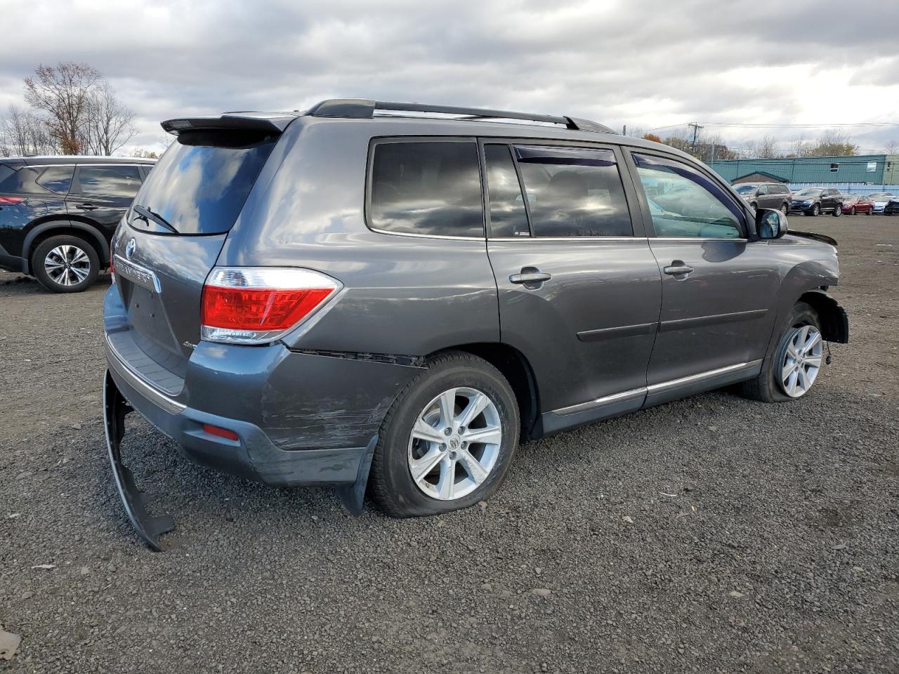 TOYOTA HIGHLANDER BASE