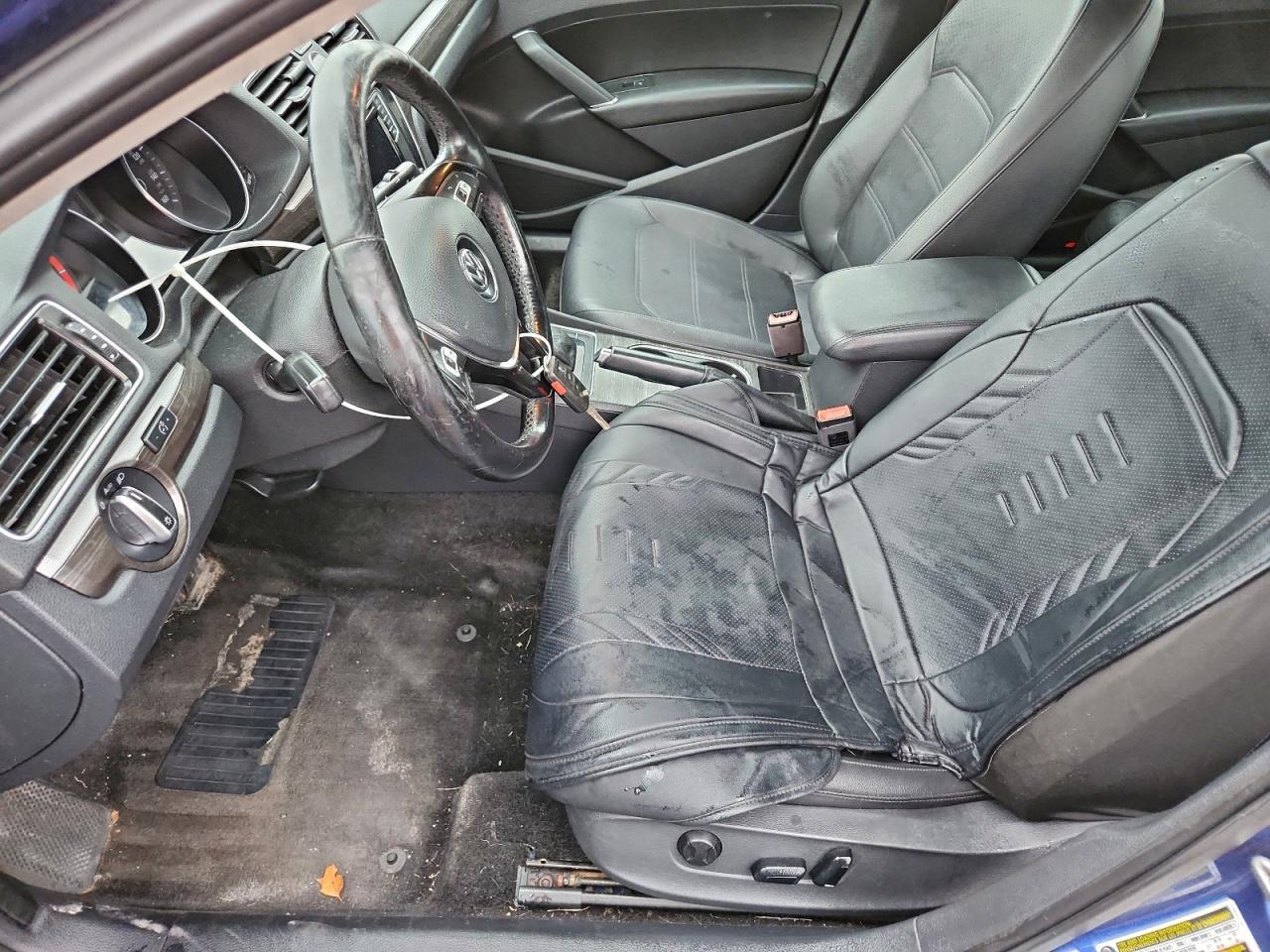 VOLKSWAGEN PASSAT SE