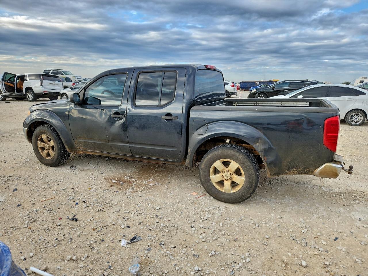 NISSAN FRONTIER CREW CAB SE